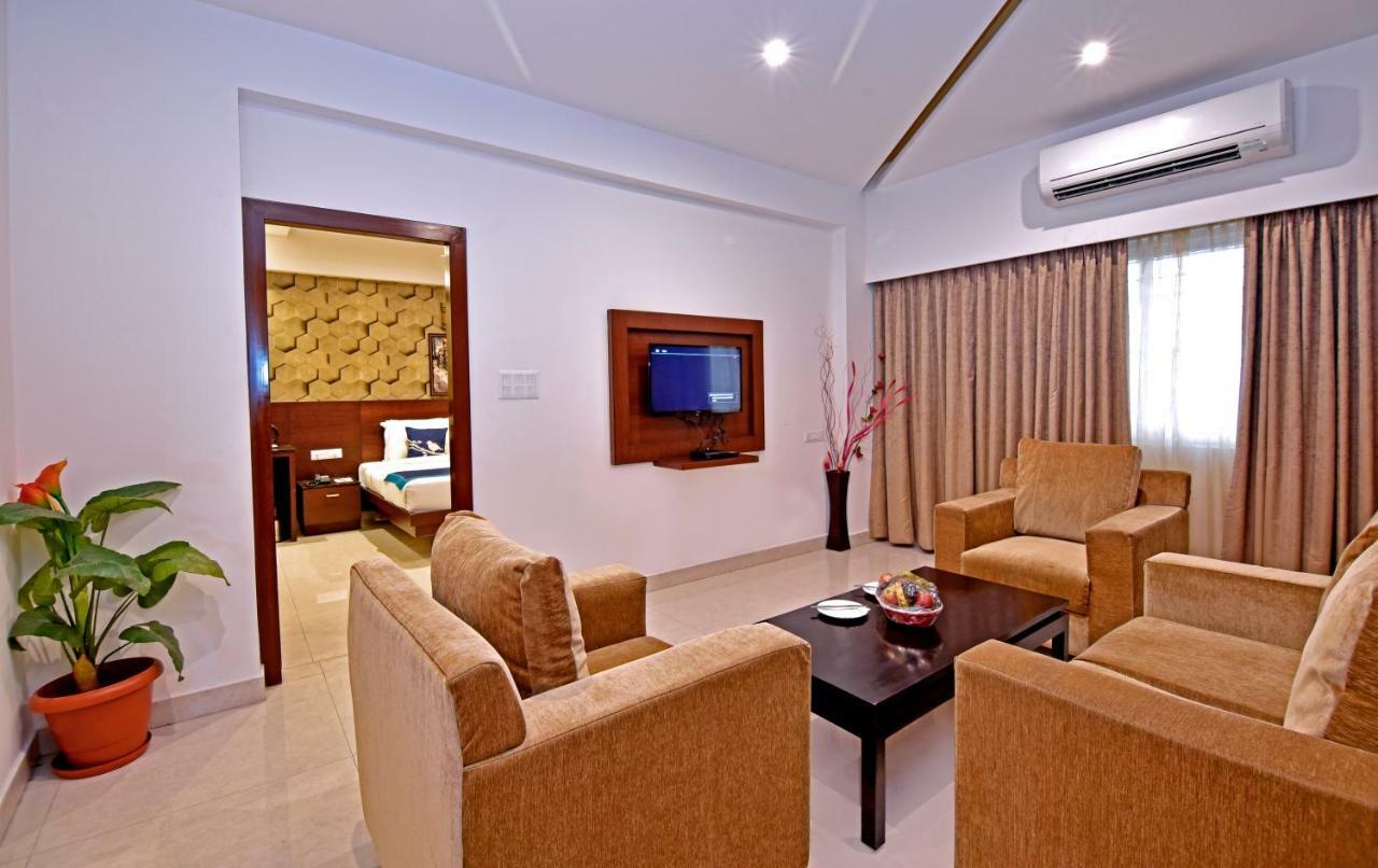 I V Sanctum Hotel Bangalore Dış mekan fotoğraf