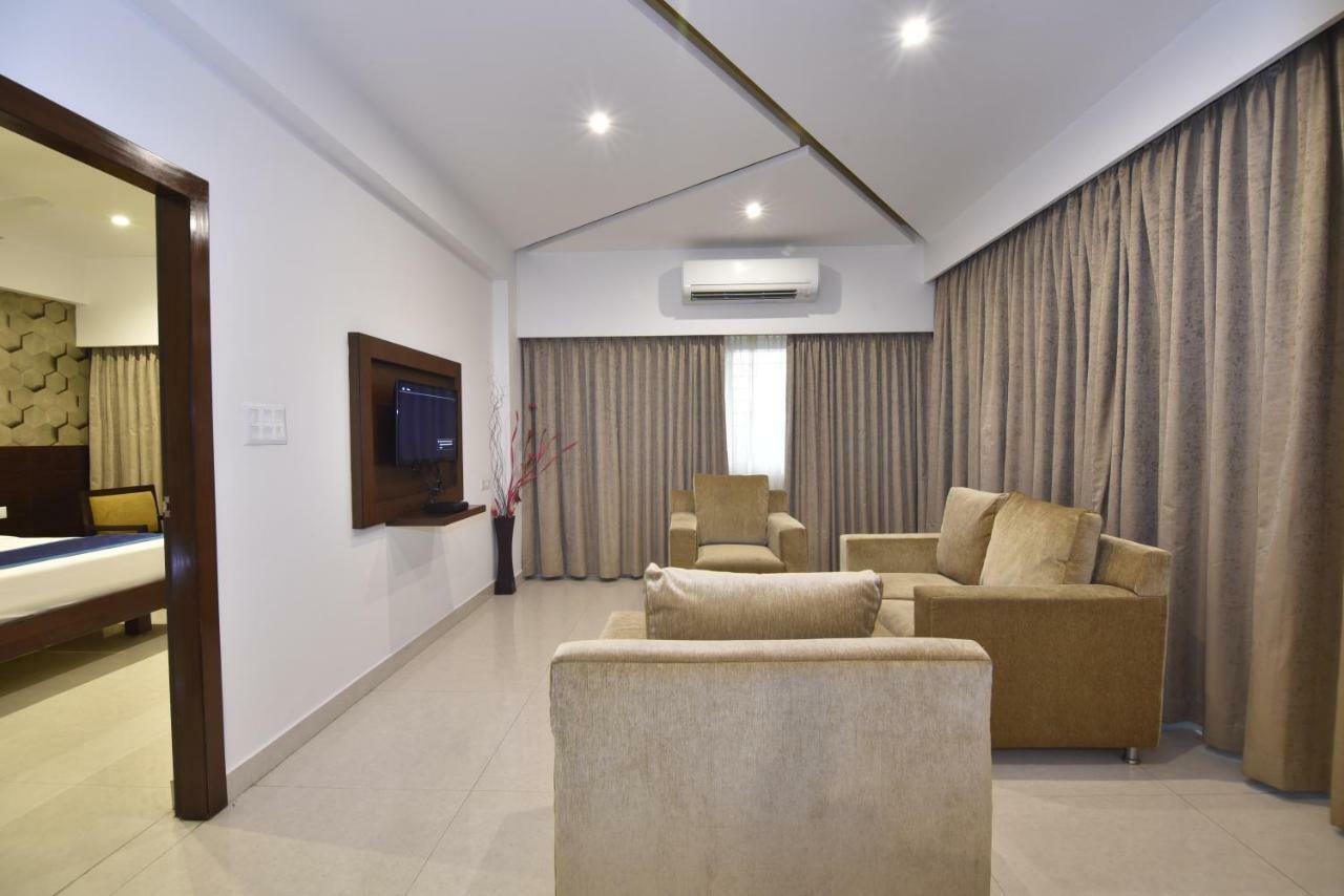 I V Sanctum Hotel Bangalore Dış mekan fotoğraf