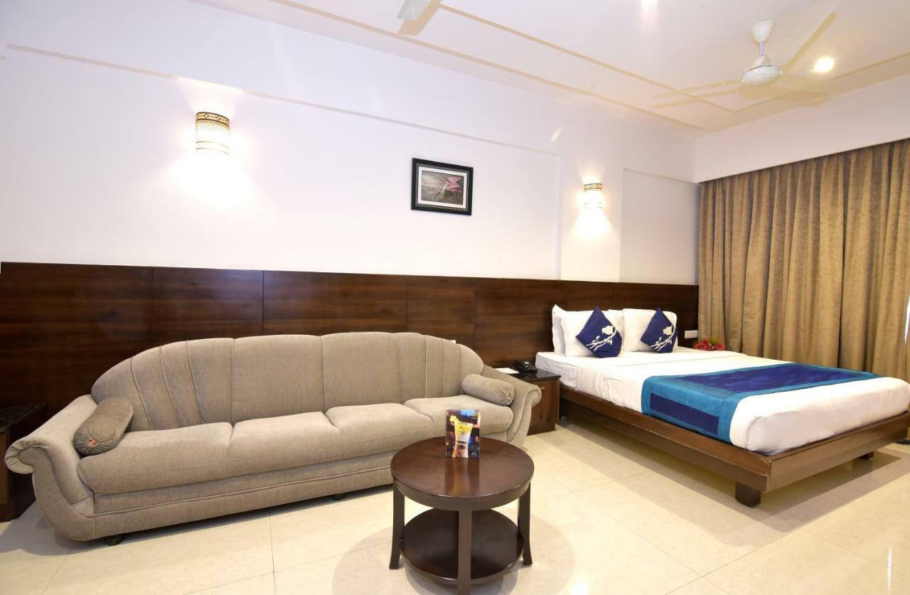 I V Sanctum Hotel Bangalore Dış mekan fotoğraf